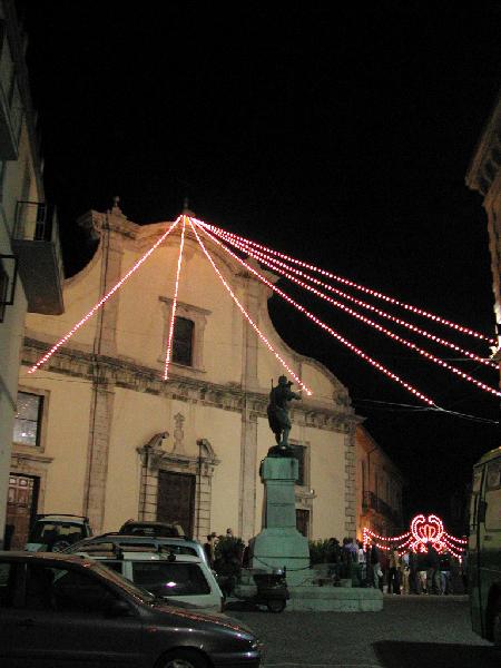 La chiesa di Santa Maria Assunta by night